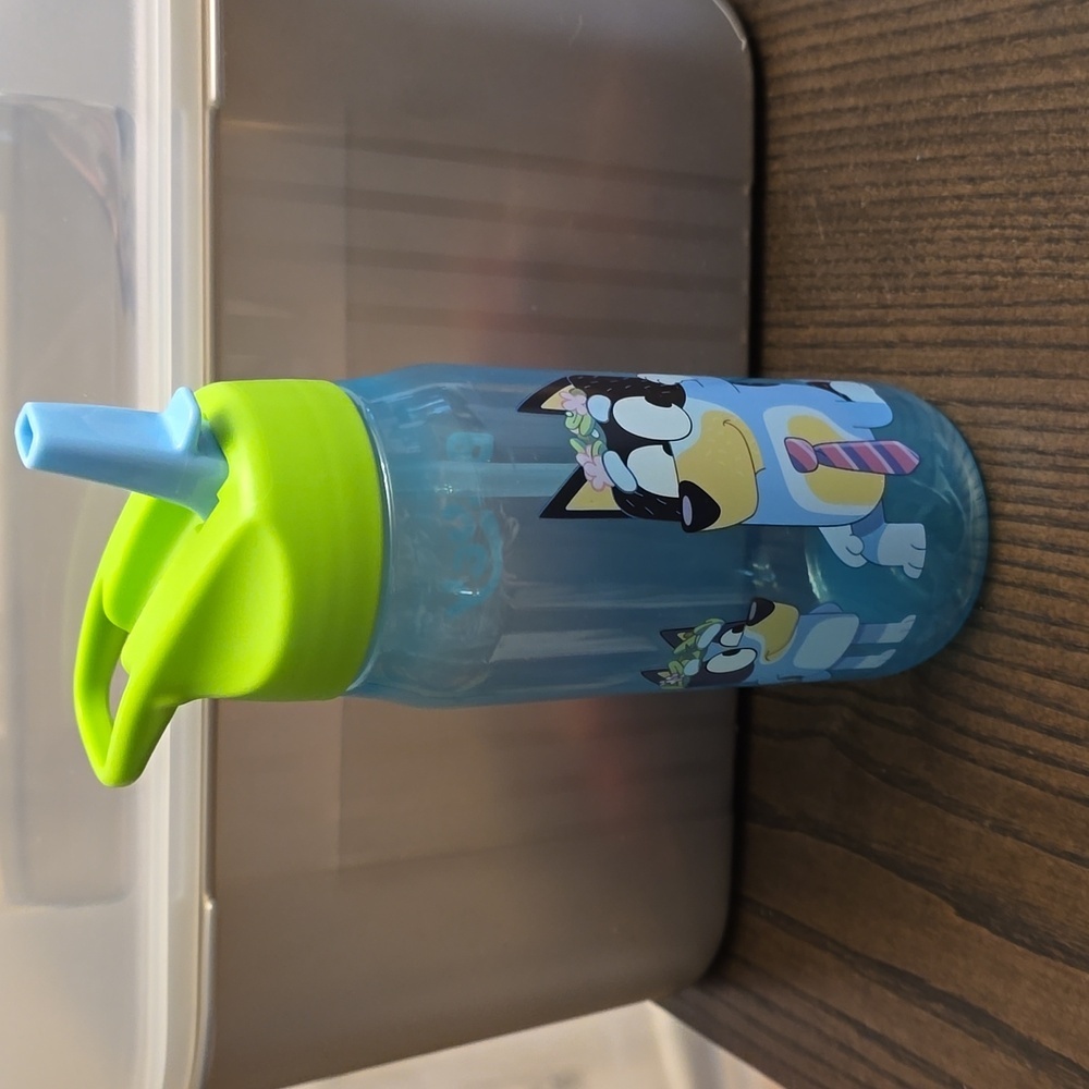 New never used Bluey Sip kids water bottle 16 oz